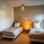 L'eden 5 Jacuzzi Pour 10 Pers A L'etang Du Stock Vila