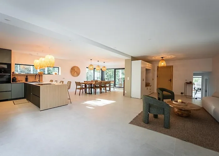 L'eden 5 Jacuzzi Pour 10 Pers A L'etang Du Stock