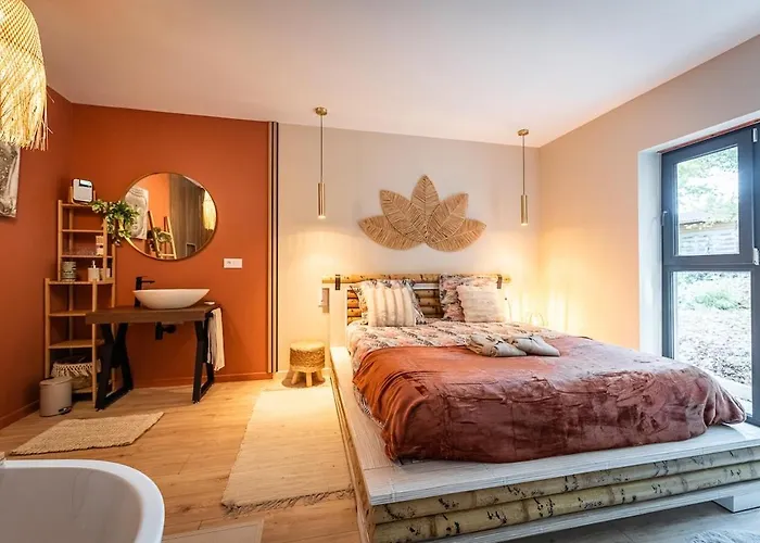 L'eden 5 Jacuzzi Pour 10 Pers A L'etang Du Stock